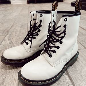 Dr. martens  size US 7 womens